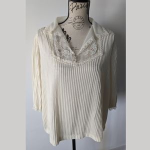 Vintage Ribbed Blouse with Floral Embroidery in Cream Beige